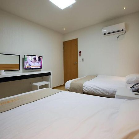Ewha Hotel Jeju Dış mekan fotoğraf