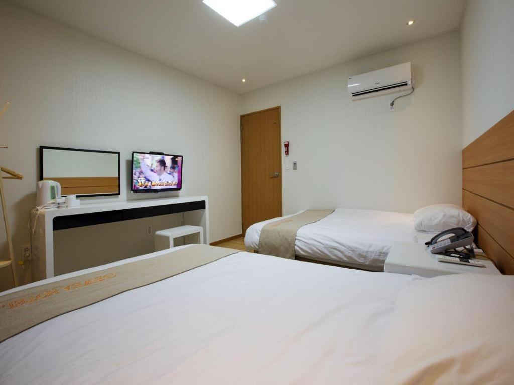 Ewha Hotel Jeju Dış mekan fotoğraf